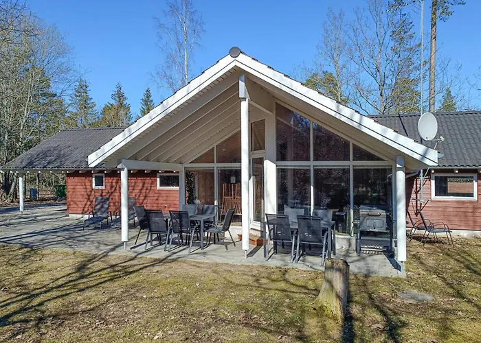 Beautiful Home In Koepingsvik With Kitchen